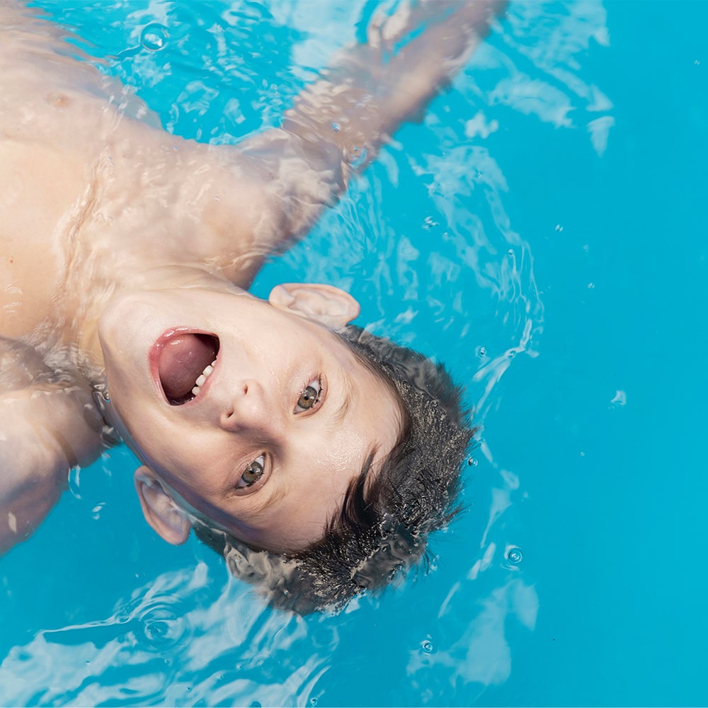 Corsi di Nuoto per Bambini e Ragazzi dai 5 a 14 anni a Treviso. Corsi di nuoto tenuti da un Istruttore Certificato dalla Federazione Nuoto.