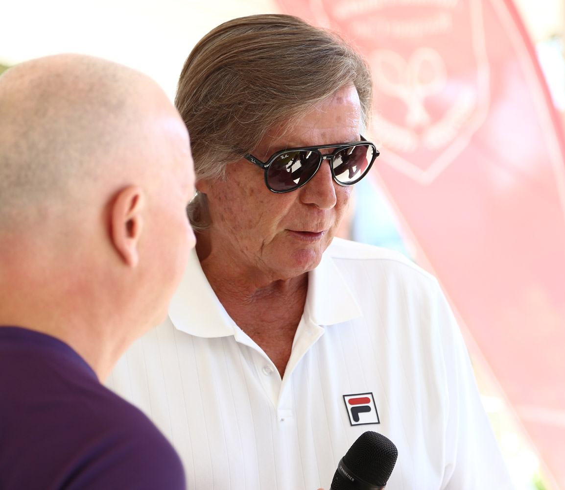 adriano panatta durante un team building a treviso